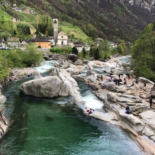 06F92743-AE90-4091-ABBA-E0E88D9CF86E